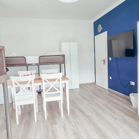 Sechsbettzimmer "Blau" In Zentraler Lage Bremen Bagian luar foto